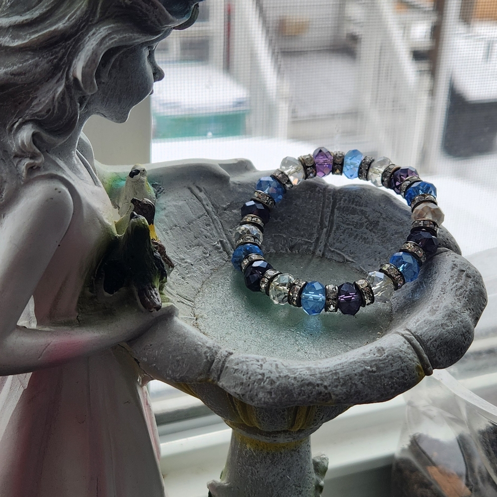 Elegant Beaded Bracelet with Blue and Purple Accents